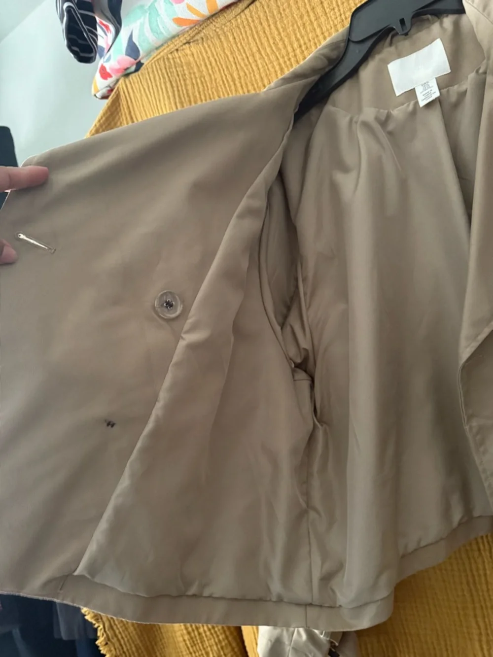 Classic Cropped Trench Coat - Beige - Picture 4 of 9